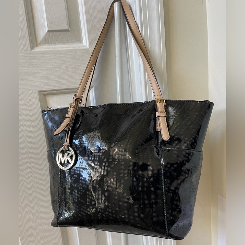 Michael Kors shoulder bag EUC - Picture 4 of 10